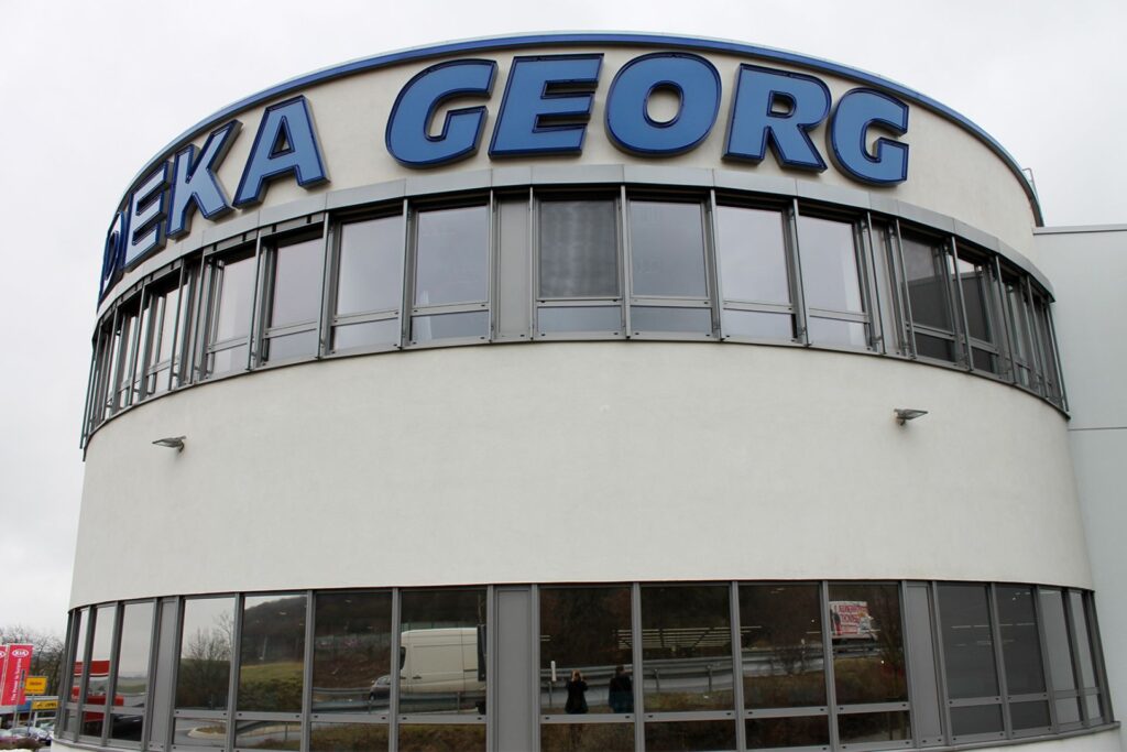 verwaltung_aussen-b1a16800